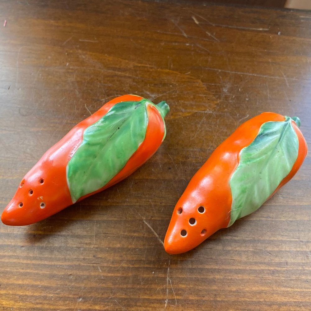 Vintage Carrot Ceramic Salt and Pepper Shakers Set Vegetable Japan